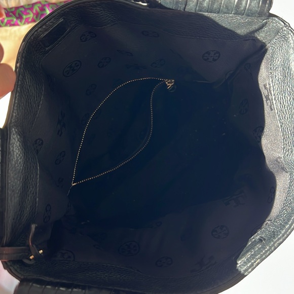 Tory Burch McGraw pebbled Leather Tassel fold over crossbody with Braided handle - Picture 5 of 5